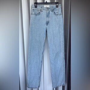 Abercrombie & Fitch Light Wash curve love Jeans
